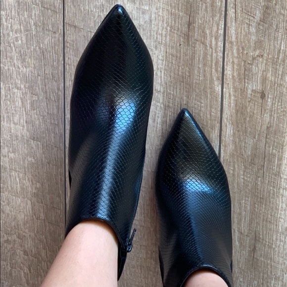 Sexy Delicious Black Python Faux Suede Heel BOOTIE - Picture 5 of 8